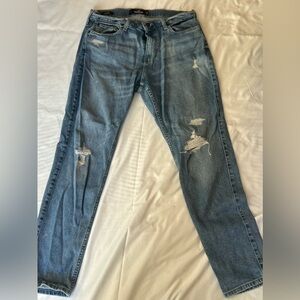 32x32 Hollister ripped jeans
